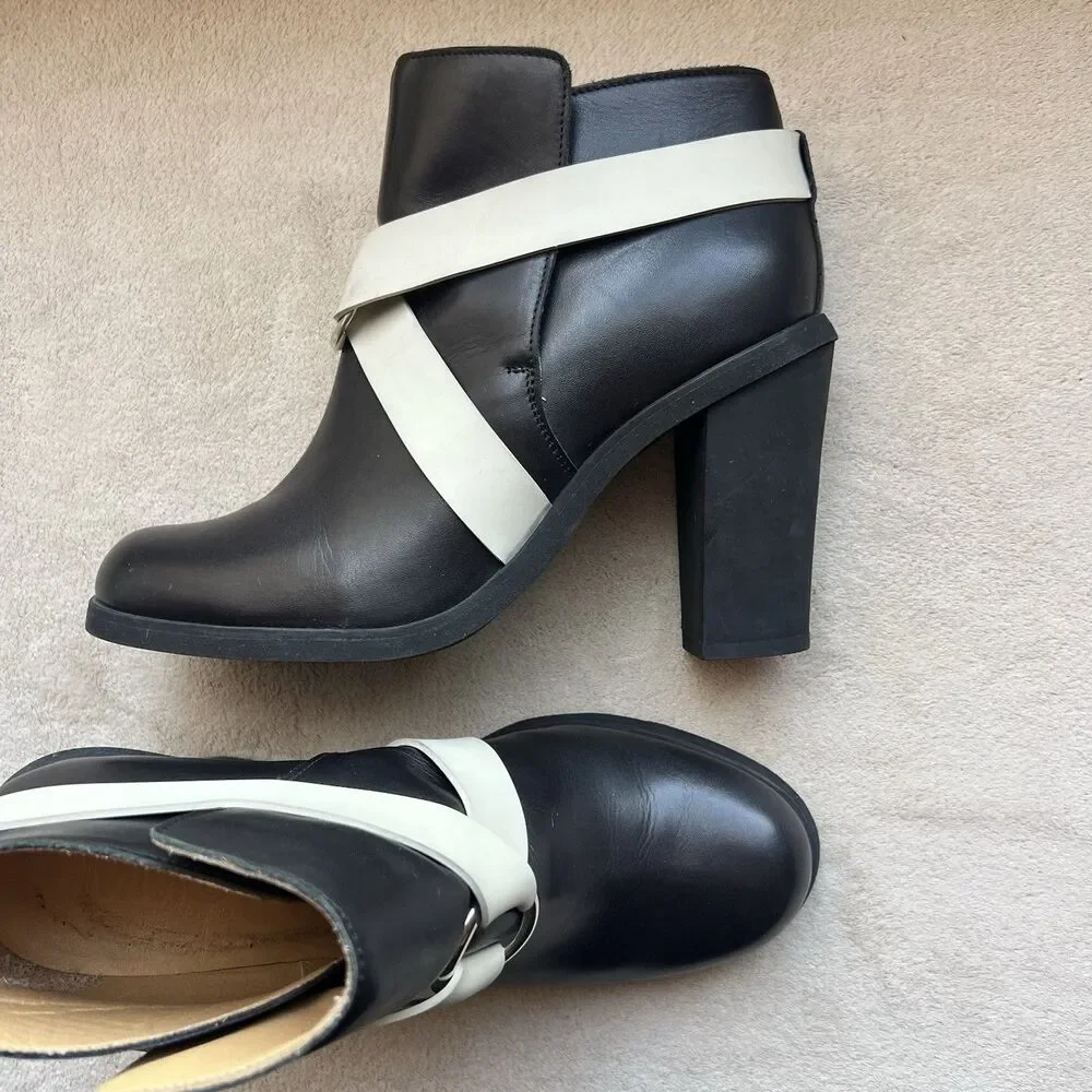 Maison Martin Margiela MM6 Black Leather w/ Cream Strap Ankle Booties EU 38 US 7